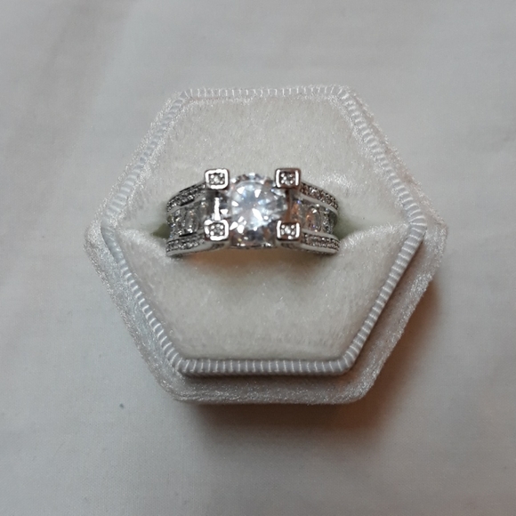 Lab diamond sterling silver engagement ring - Picture 4 of 4